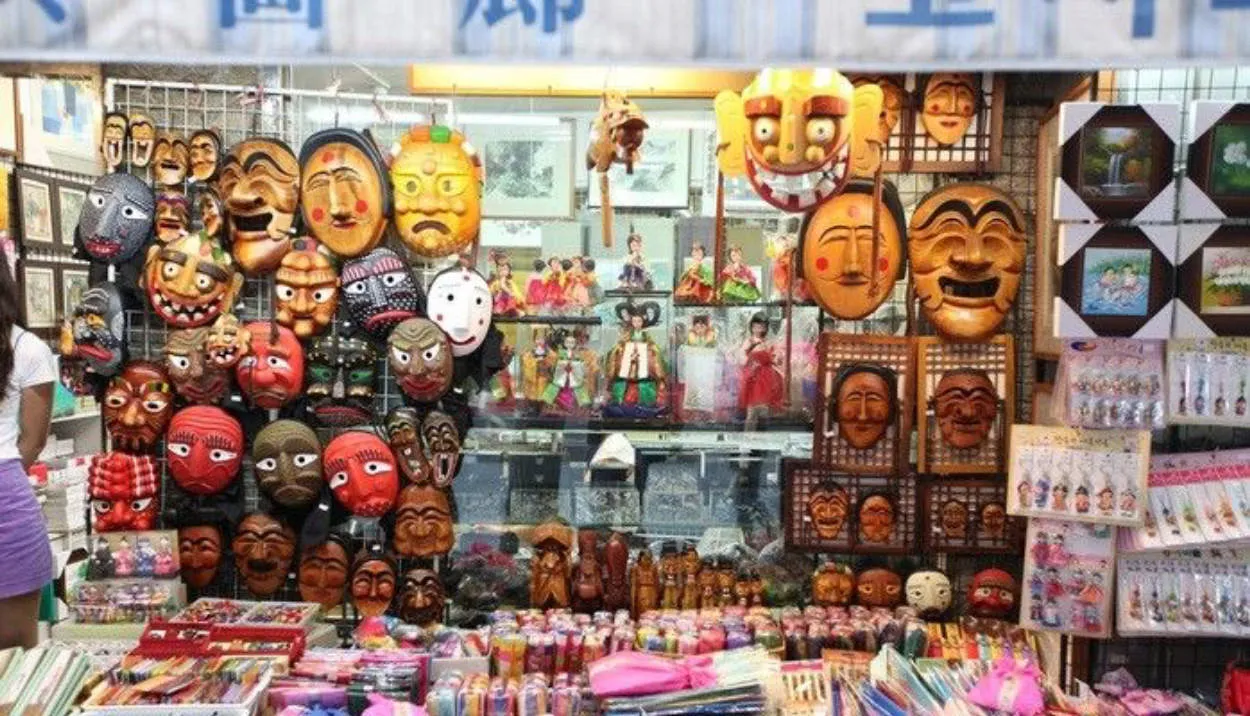 10 Tempat Belanja Terbaik untuk Souvenir di Korea