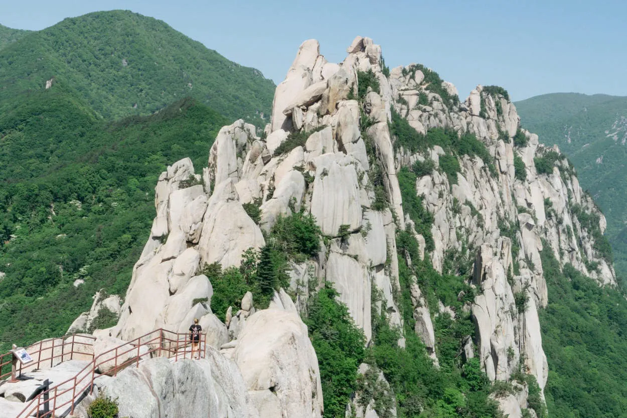 Berpetualang di Taman Nasional Seorak, Korea Selatan