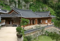 Pengalaman Menginap di Hanok Stay: Rumah Tradisional Korea
