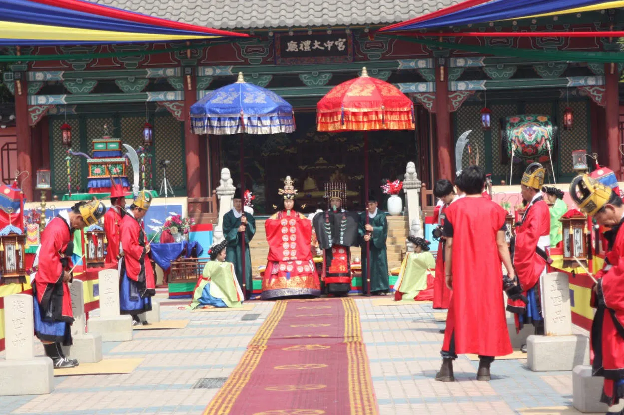 Tradisi Upacara Pernikahan Korea: Adat Pengantin Wanita dan Upacara Charye
